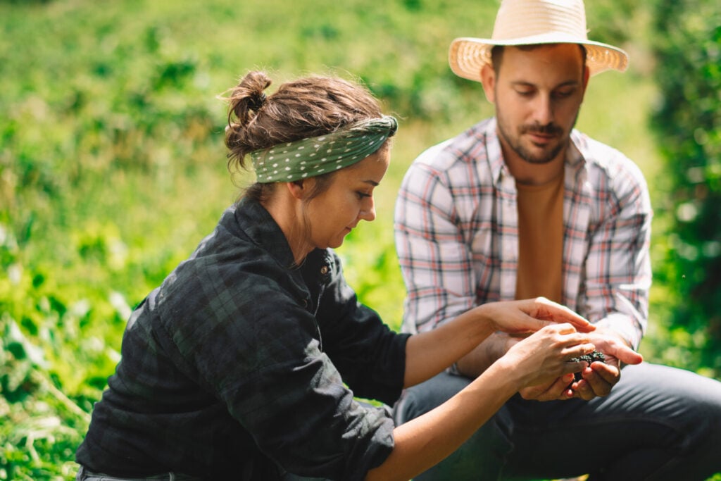 12 Fall Date Ideas That'll Make You Feel All the Cozy Seasonal Vibes