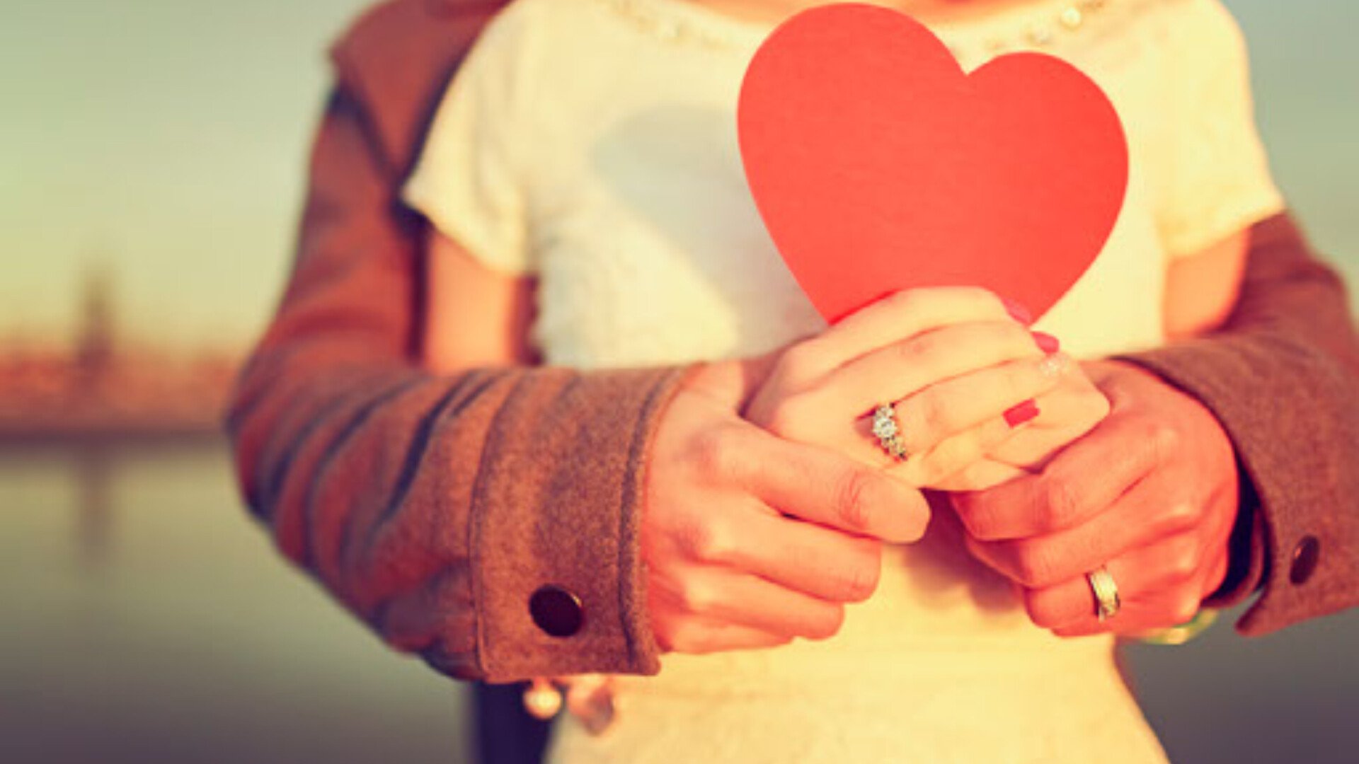 narcissistic-love-bombing-cycle-idealize-devalue-discard